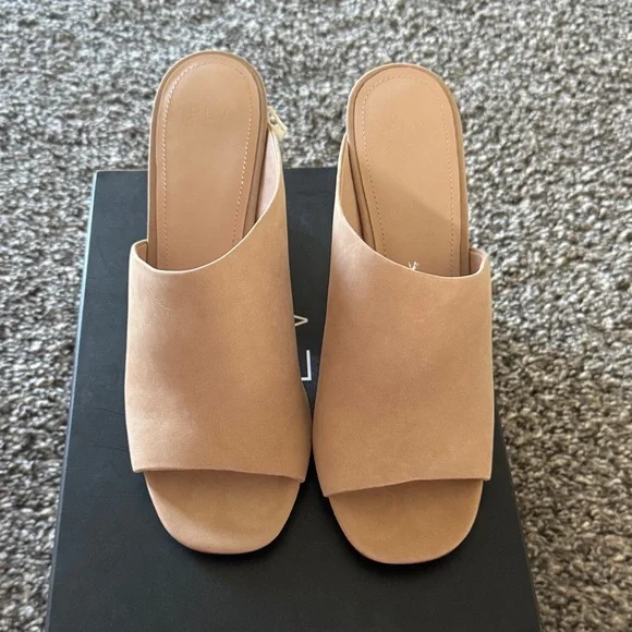 Pour la Victoire Hettie Tassel Fringe Heel - Picture 2 of 6